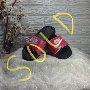 NIKE Slide Saandals